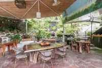 Mountain Jungle Cozy Apartment - with POOL + WIFI + A/C