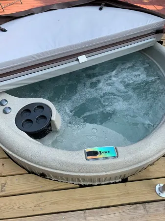 Top-Rated Vineyard Retreat: Hot Tub + Private Lambert’s Cove Beach Access!