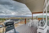 Lake-View Escape w/ Private Beach Resort Access! - Wifi