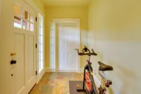 CB Trailhouse - Walk to Meridian Lake! - Bars