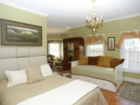 Naomi's Inn Bed & Breakfast Hotels in Springfield