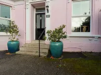 Melvill House - parking