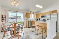 Charming Home w/ Patio: 3 Mi to Hayden Lake! - 3-Star