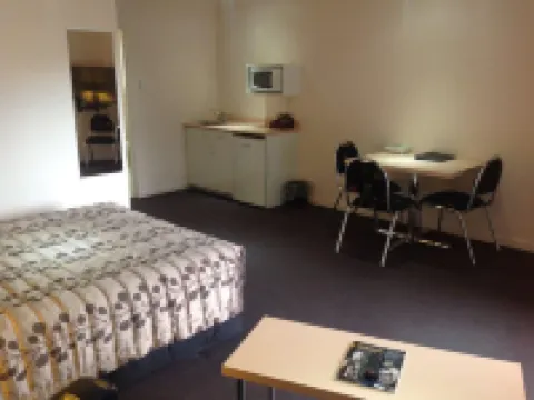 Central Park Motor Inn Hotels in 