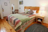 Trailside Inn