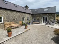 Farmhouse فنادق في Llannor