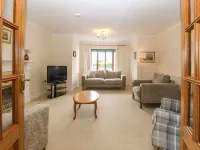 Min Y Traeth Hotels in Criccieth