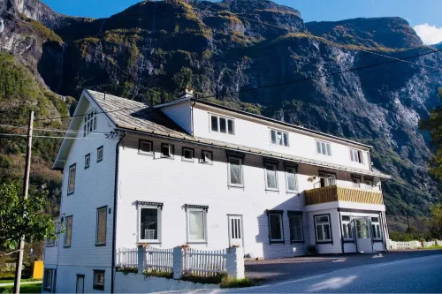 Gudvangen Budget Hotel Hotels in Aurland