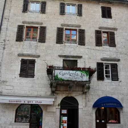 Montenegro Backpackers Home Kotor