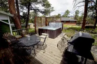 Charming Cabin, Next to National Park 3 Bedroom Cabin - #20-Ncd0297