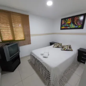 Hostal y Camping Los Girasoles