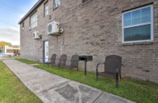 Walk to Beach: Breezy Galveston Apt w/ Deck!