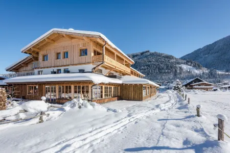 Almlust - Hotel, Apartments, Chalets