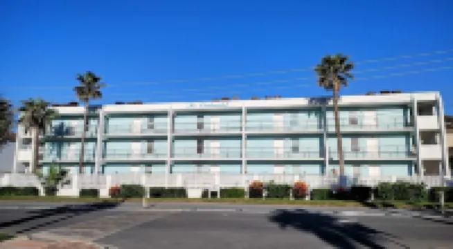 Continental 101 Minium 2 Bedroom Condo by RedAwning