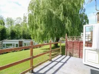 Willow Cabin Hotels in Cowes