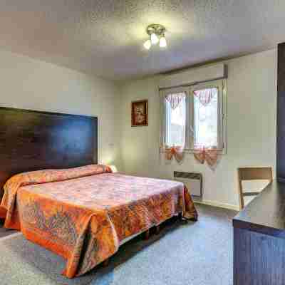 Hôtel LOGIS Le Moulin Des Gardelles Rooms