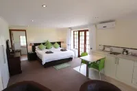 Acara Guesthouse & Cottages - บ้านพักหลังเล็ก