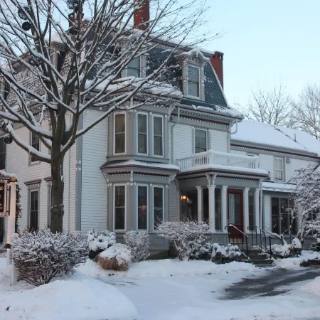 Hartstone Inn