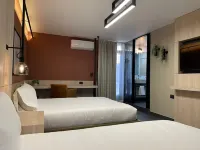 Exclusive 409 Hotels in 