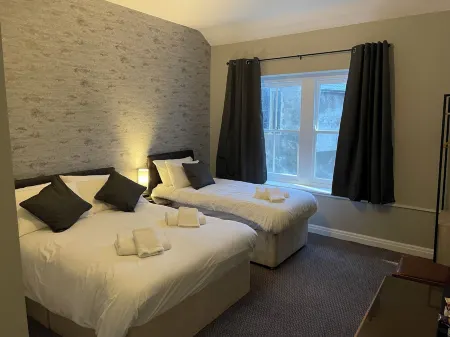 St Ives Отели в г. Блэенхонддан