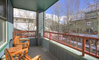 Silver Mill 8167-1Br-Walk to Slopes! Kids Ski Free! 1 Bedroom Condo by Redawning