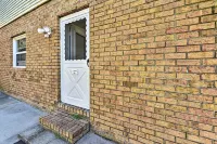 1 Ocean Fun Emerald Isle Apt, Steps to Beaches! - parking