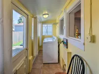 Chic Downtown Home w/ Grill, Steps to Main Street! Ξενοδοχεία στην πόλη Buena Vista