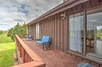 Monticello Home w/ Multi-Level Deck on 2 Acres! - 3 stjerner