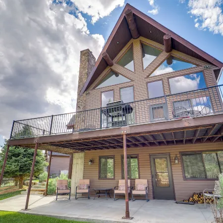 Rustic Sterling Cabin Walk to Palisade Lake!