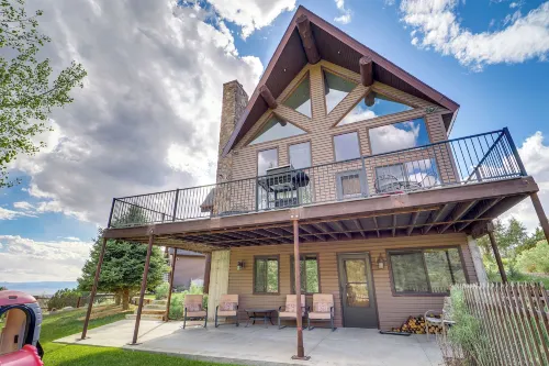 Rustic Sterling Cabin Walk to Palisade Lake!