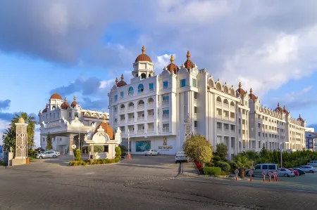 Oz Hotels Side Premium Отели рядом с достопримечательностью «Храм Аполлона»
