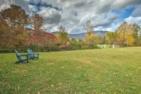Luxe 'Green Barn' Near Skiing w/ Mt Equinox Views! Hotels in der Nähe von Hildene