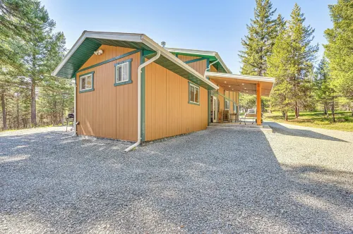 Peaceful Eureka Getaway - 1 Mi to Glen Lake! - Parkering