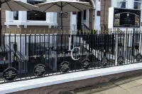 Lauriston & Lawton Court Hotel Hotel di 