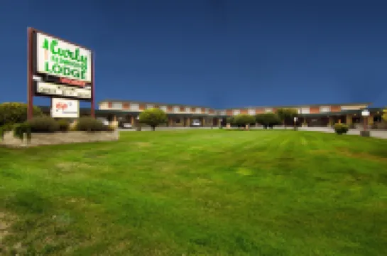 Curly Redwood Lodge Hotels in Crescent City