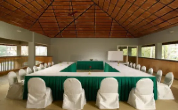 阿瓦德綠色森林度假村