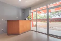 RedDoorz @ Pasar Melayu Sagulung Batam فنادق في Sagulung