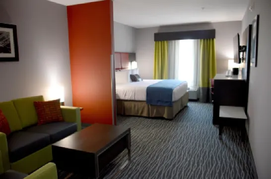 Del-Mar Airport Inn & Suites Hotel a 