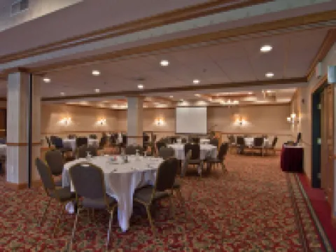 Coshocton Village Inn & Suites Hotels in Coshocton County