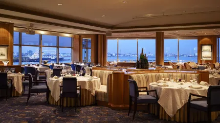 Hotel New Grand Отели рядом со станцией Toho Shirasu Railway Station