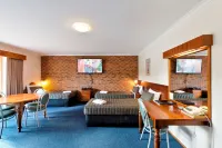 Hume Country Motor Inn Hotels in Lavington