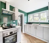 Link Road House by Redwood Stays Hotels in Alton