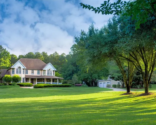 Pleasanton Courtyard B&B Hotels in Fayette County