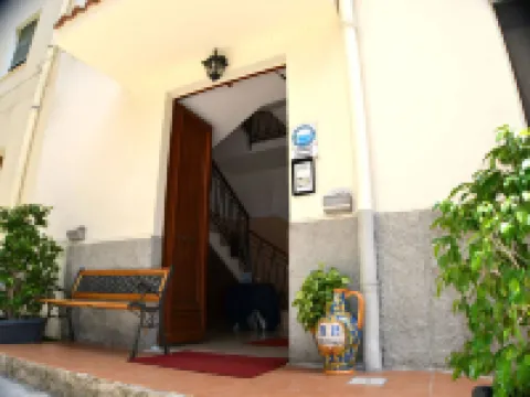 中央民宿 雷焦卡拉布里亞酒店