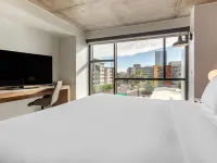 Cambria Downtown Phoenix Convention & Airport Hotel โรงแรมในฟีนิกซ์