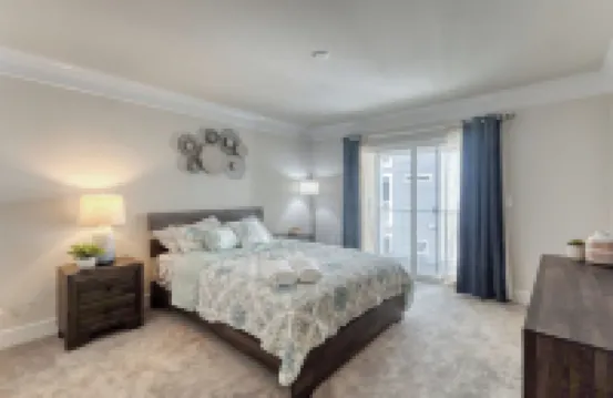 New Luxe Home Steps to Ocean, Baby-Friendly, Pool, Garage, 2600 sq.ft -Sleeps 10