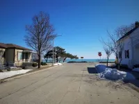 3-bedroom vacation home just a short walk to Lake Michigan
