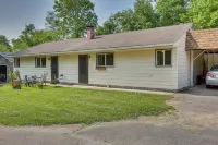 Cozy Youngstown Apartment w/ Central A/C + Heating - 2-Star