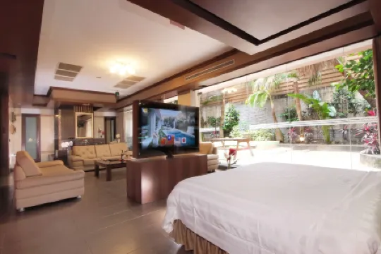 Q Motel 汽車旅館