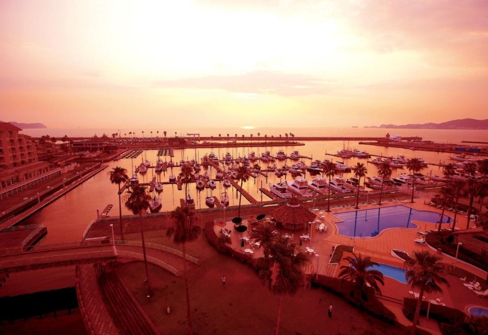 1. 와카야마 마리나..